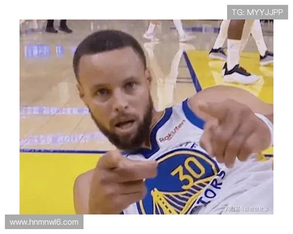 库里精彩抢断后快攻三分精准命中展现超强个人能力